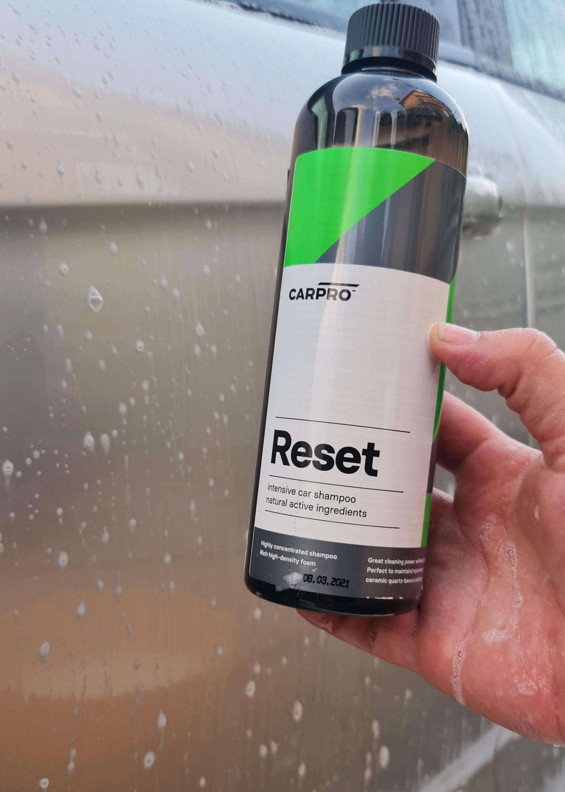 CarPro Reset - aktívny šampón na ochránené auto