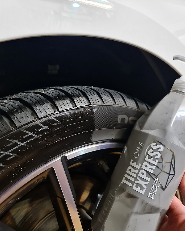 Gyeon Q2M Tire Express- impregnácia pneu