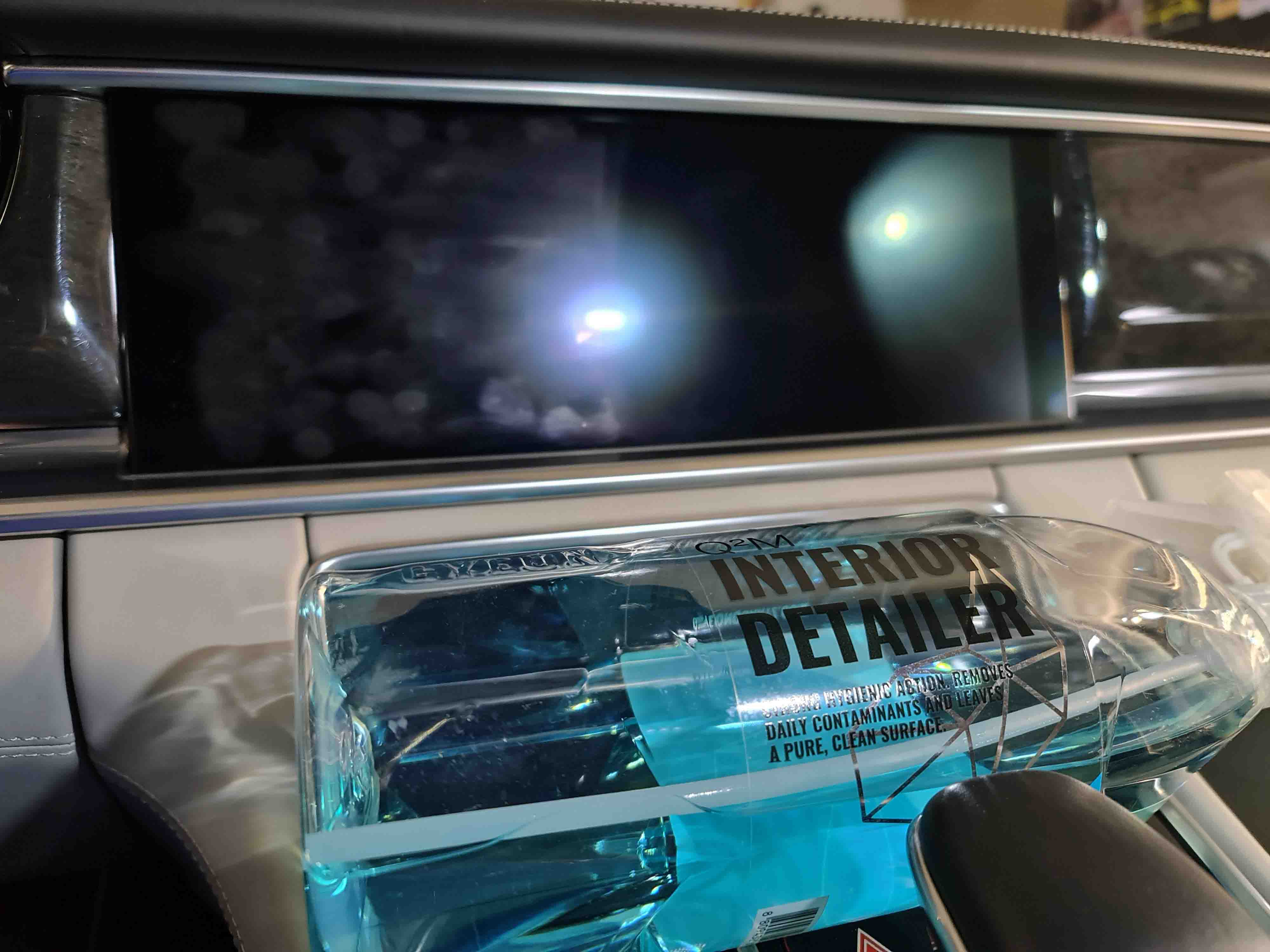 Gyeon Q2M InteriorDetailer - interiérový detailér
